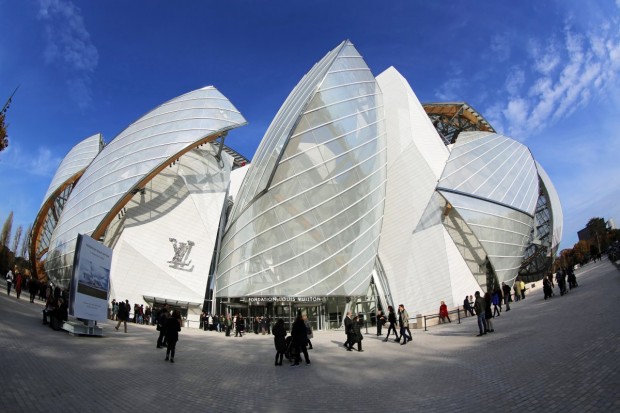 another-of-frank-gehry-and-paris-most-distinctive-works-the-louis-vuitton-foundation-looks-like-little-else-in-the-world-620x413.jpg
