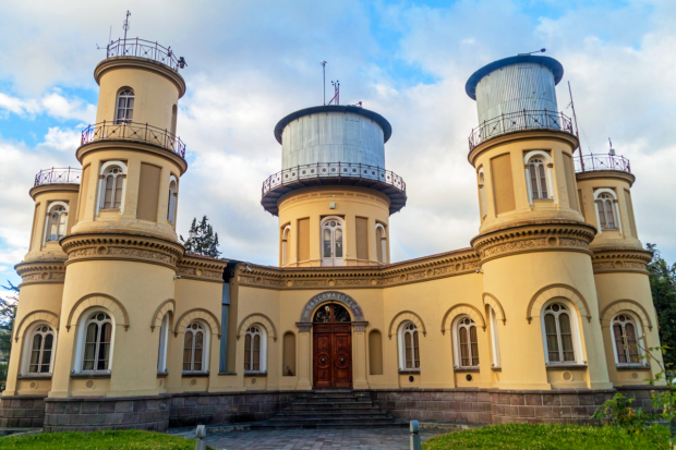 ecuadors-quito-astronomical-observatory-has-some-of-the-most-important-scientific-instruments-of-the-past-two-centuries-620x413.png