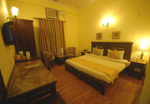 هتل راج پوتانا هاولی جیپور-0